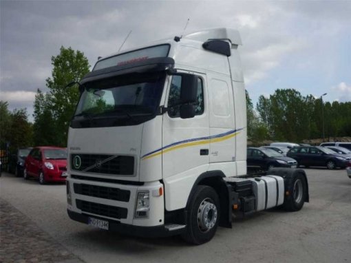 Седельные тягачи Volvo